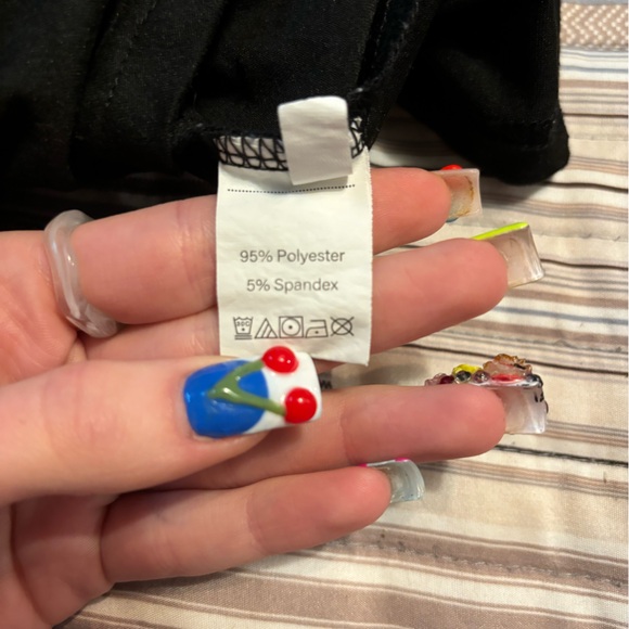 Black one piece - Picture 4 of 5